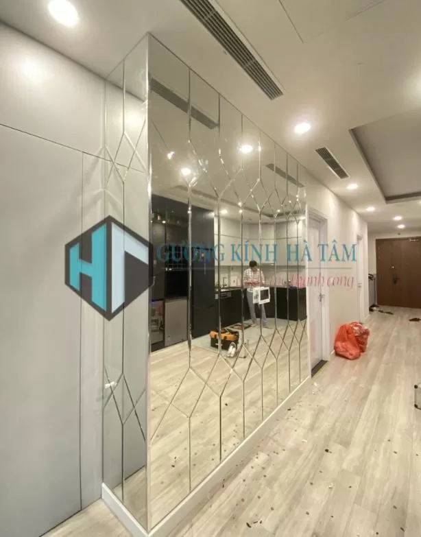Gương trang trí phòng khách được yêu thích - 2